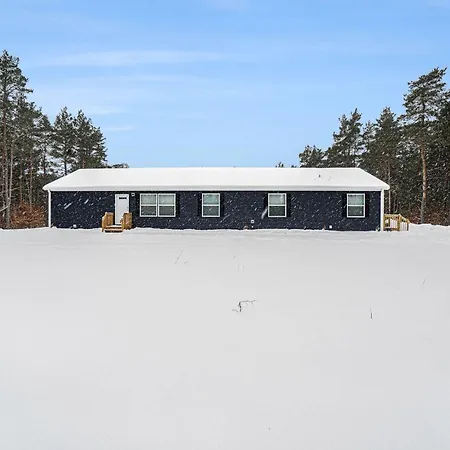 Leisure Lodge